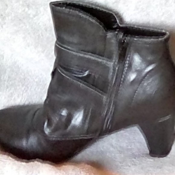 Booties - Picture 3 of 4